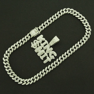 Catena cubana hip hop argento e grande ciondolo con lettere KING SHIT ghiacciate con zirconi