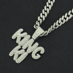 Ασημένιο κολιέ Cuban link με μενταγιόν KING διακοσμημένο με αστραφτερά κρύσταλλα