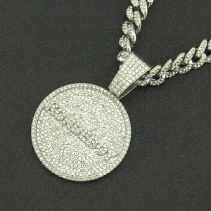 Hip-Hop-Halskette mit silberner kubanischer Kette und rundem Rondo-Anhänger mit Diamanten
