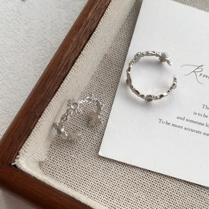 S925 sterling silver open ring with white agate cross and fleur-de-lis vintage relief