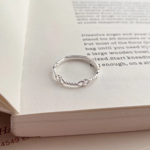 Anello a nodo in argento sterling S999 con design a corda intrecciata e fascia regolabile
