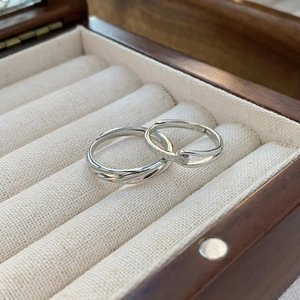 999 Sterlingsilber Paar Ringe Minimalistische Rupert-Tropfen Wellenförmige Mattierte Bandringe Verstellbarer Schmuck Geschenk