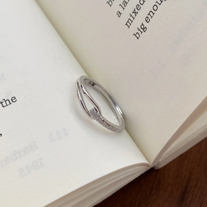 Minimalistischer S999 Sterlingsilber Ring für Paare mit eleganter mattierter Oberfläche