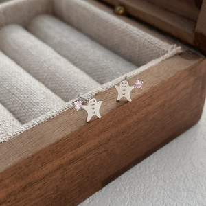 Süße S999 Silber Lebkuchenmann Ohrstecker mit rosa Zirkonia Stein Verzierung