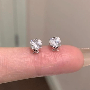 S999 Sterling Silver Rose Heart Stud Earrings Tiny Delicate Inlaid Zirconia Platinum Plated Elegant Commuting Jewelry Women