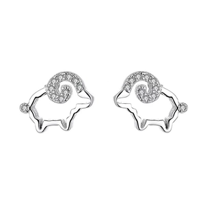 Orecchini a lobo a forma di pecora in argento S925 con zirconi cubici scintillanti