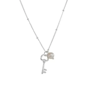 Elegant S925 sterling silver key necklace with heart-shaped handle and white freshwater pearl
