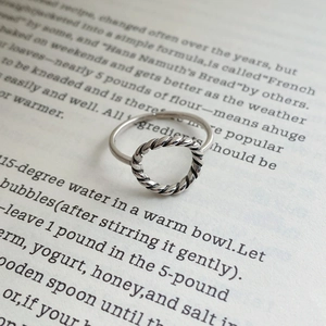 Bague en Argent Sterling 925 Corde Torsadée pour Femme Vintage Vieilli Ouvert Réglable Cercle Évidé Bijoux Géométriques