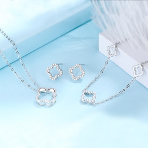 Elegant S925 sterling silver four-leaf clover jewelry set with necklace and bracelet