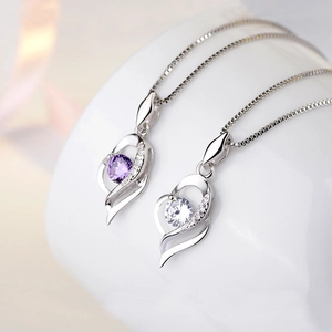 Elegante collana cuore in argento sterling S925 con pendenti in zircone viola e bianco