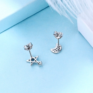 Asymmetrische Mond und Stern Ohrstecker aus S925 Sterlingsilber mit Zirkonia Steinen