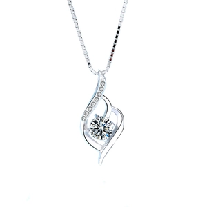 Elegante collana in argento S925 con ciondolo a foglia scintillante e diamante rotondo