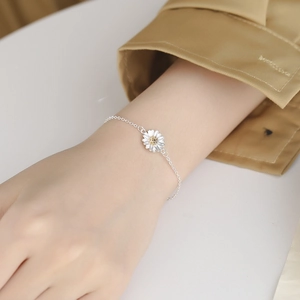 925 Sterling Silver Small Daisy Bracelet For Women Korean Minimalist Fresh Floral Pendant Adjustable Chain Hand Jewelry Gift