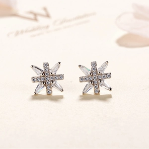 Romantic 925 Sterling Silver Snowflake Stud Earrings White Gold Plated Clear Rhinestone Minimalist Floral Jewelry For Women