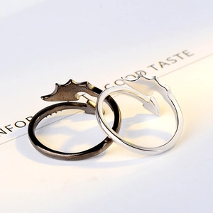 Bagues de couple ailes d'ange et de démon ajustables en argent poli et noir mat