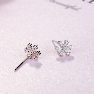 Boucles d'oreilles flocons de neige en argent S925 avec cristaux scintillants hiver