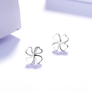 Boucles d'oreilles clous trèfle à quatre feuilles en argent sterling S925 poli pour femme