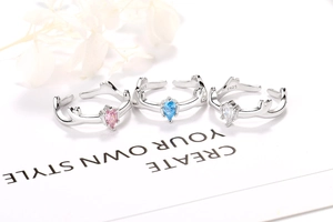 S925 Sterlingsilber verstellbare Ringe mit Elchgeweih-Design und tropfenförmigen Edelsteinen
