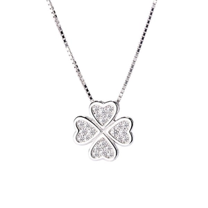 Collier avec pendentif trèfle à quatre feuilles en argent 925 et cristaux pavés brillants