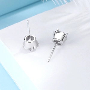 S925 sterling silver stud earrings with round cubic zirconia in classic six-claw setting