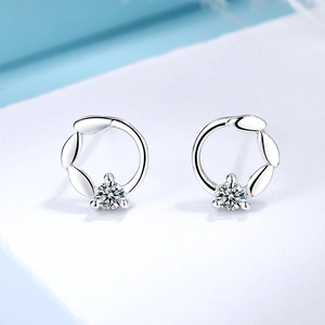 Boucles d'Oreilles Clous Fleur en Argent Sterling 925 Couronne de Feuilles Minimaliste avec Zircon Bijoux Élégants pour Femmes Bureau Quotidien