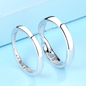 S925 sterling silver Mobius rings set with sparkling zircon stones in a sleek gift design