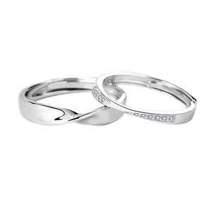 S925 sterling silver Mobius couple rings set with polished finish and cubic zirconia