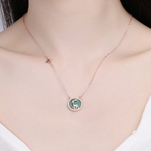 Collier en argent S925 avec pendentif cerf, pierre malachite verte et zircons rose doré