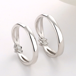 Bagues de couple élégantes en argent 925 avec nœud de Möbius et finition polie chic
