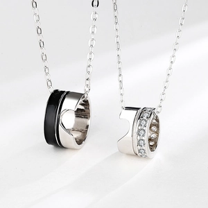 Collane di coppia in argento sterling S925 con anelli a cuore intrecciati e cristalli