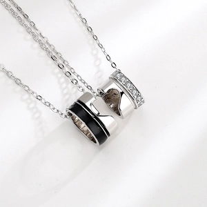 Set di collane per coppie minimaliste in argento S925 con pendenti a cuore e zirconi