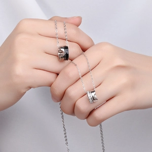 Set di collane per coppie in argento S925 con pendenti cilindrici a incastro