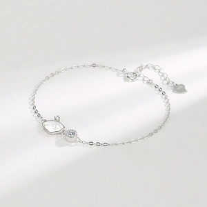 Bracelet élégant en argent S925 avec pendentif éventail en nacre et pierre de zircon