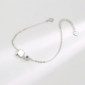 Bracelet élégant en argent sterling S925 avec pendentif géométrique et étiquette cœur