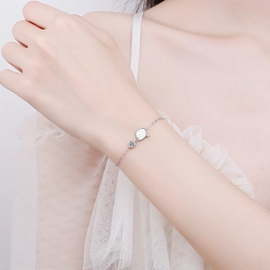 Bracelet élégant en argent sterling S925 pour femme avec pendentif nacre et zircon