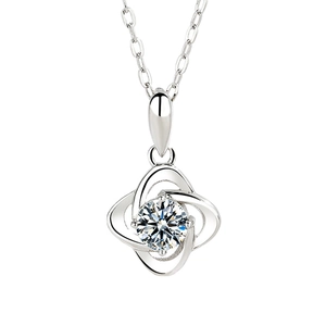 S925 sterling silver four-leaf clover pendant necklace with brilliant moissanite stone