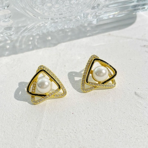 Eleganti Orecchini a Bottone con Künstliche Perle a Triangolo Geometrico Con Perno in Argento Sterling 925 Lega Placcata Oro Gioielli da Donna