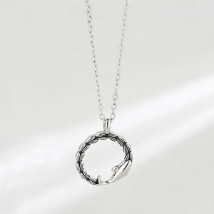 Collier en argent sterling S925 avec pendentif dauphin et anneau sur chaîne fine