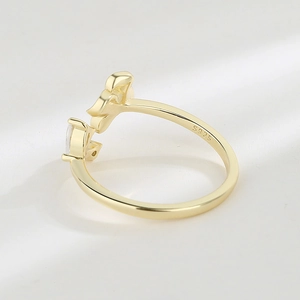 Elegant S925 sterling silver gold flower ring with pearl zircon in an open adjustable fit