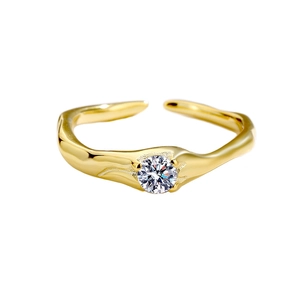 Minimalist irregular fluid S925 silver ring in gold with a sparkling center zircon stone