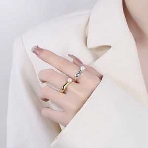 Elegant S925 sterling silver open rings with freshwater pearls in gold and silver