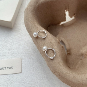 Élégantes Boucles d'Oreilles Créoles en Argent Sterling S925 Avec Perles d'Eau Douce Huggies Minimalistes pour Femmes Bijoux