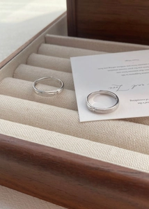 Détails des bagues de couple en argent S999 brossé avec diamants et anneaux réglables