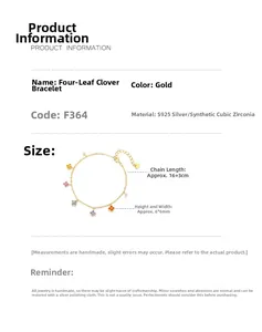 Détail d'un bracelet trèfle en argent S925 doré avec zircons cubiques colorés