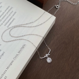 Collana elegante in argento S925 con cristallo quadrato trasparente e ciondolo di diamanti