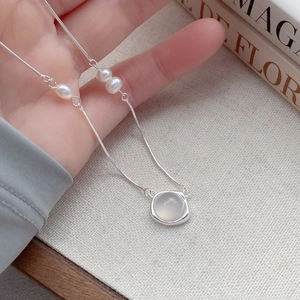 Elegante collana in argento sterling S925 con perle d'acqua dolce e ciondolo in gemma naturale