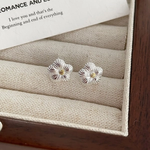 Elegante Italienische 925 Sterlingsilber Gebürstete Blumen Ohrstecker Mit Goldener Mitte Zierlicher Blumenschmuck Für Damen