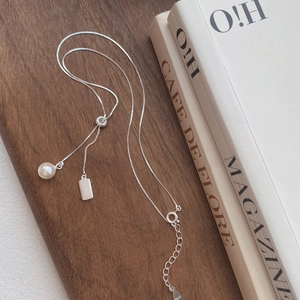 Elegant S925 sterling silver box chain necklace with white pearl and rectangular pendant