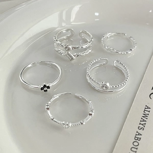Minimalistische S925 zilveren ringenset met zirkonia hart en klaver ontwerpen