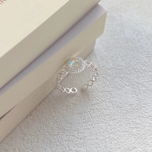 Anello in argento sterling 925 con pietra di luna e design a catena intrecciata